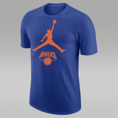 New York Knicks Essential Men s Jordan NBA T Shirt. Nike